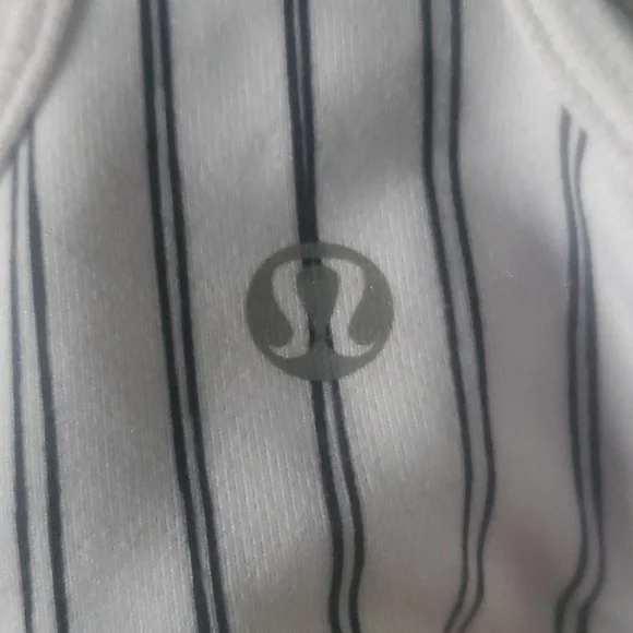 Lululemon S - Picture 3 of 4